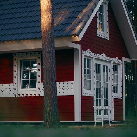 Elle Lindstroem Villa