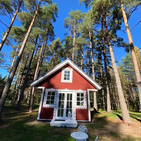 Elle Lindstroem Villa *