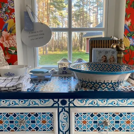 Elle Lindstroem * Paslepa