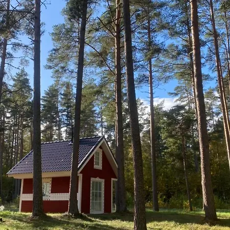 Elle Lindstroem Villa