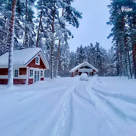 Elle Lindstroem וילה *