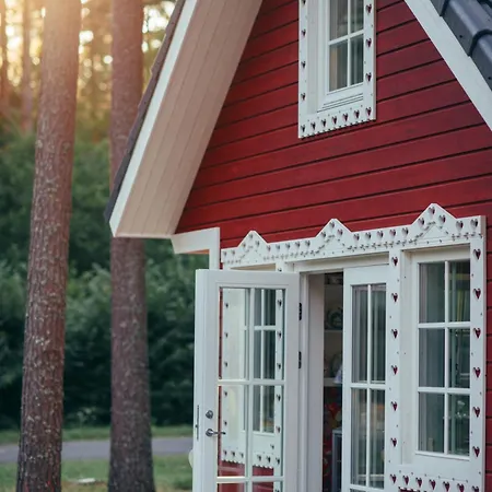 Elle Lindstroem Villa *