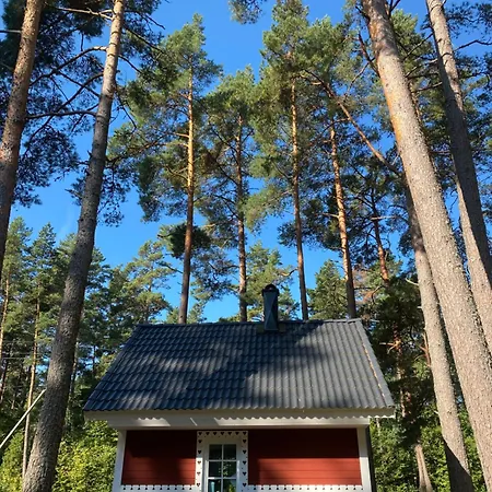 Elle Lindstroem Villa *